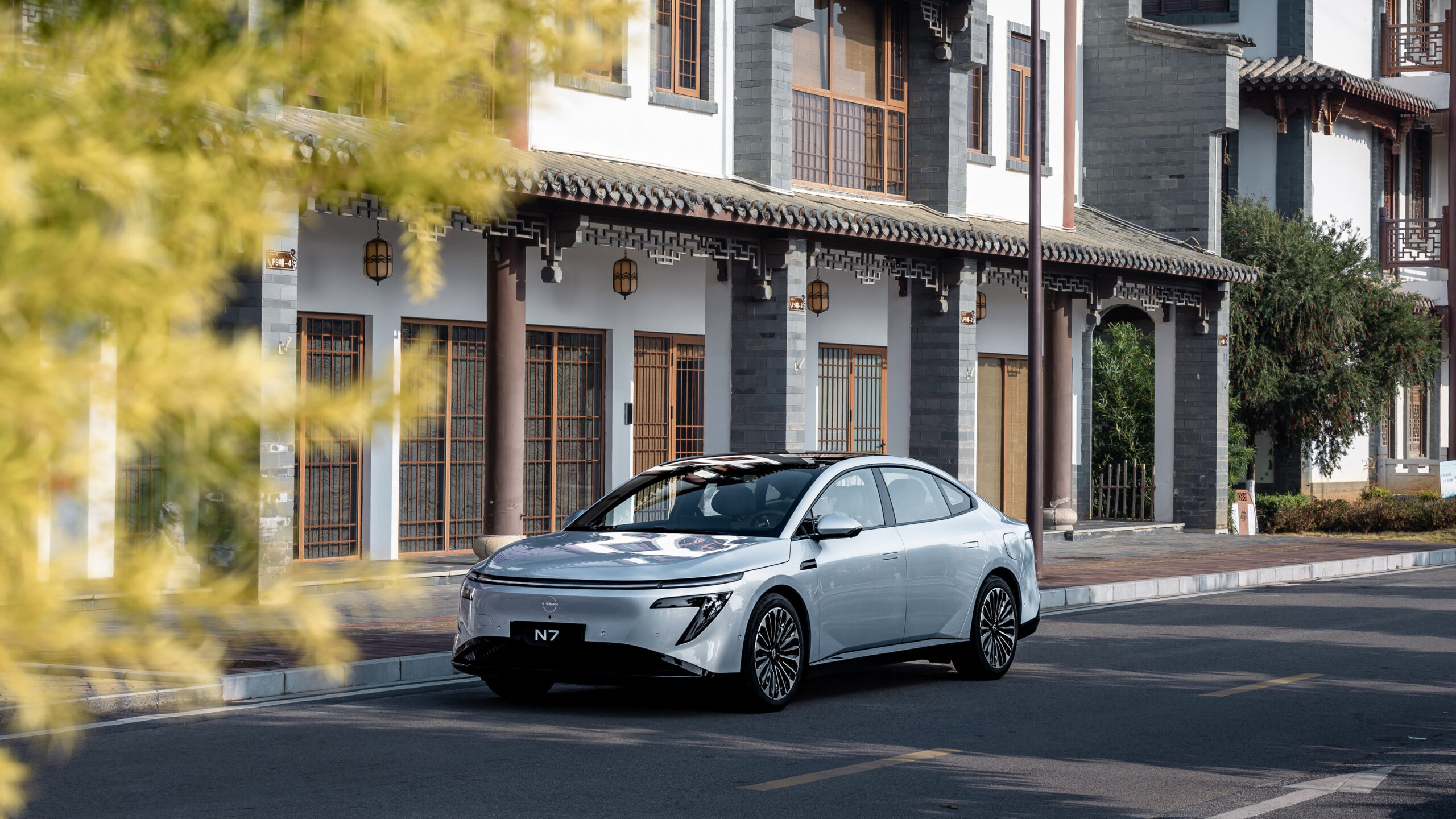 2025年最新】東風日産、次世代EVセダン『N7』を中国市場で発売！航続